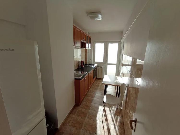 Apartament cu 2 camere decomandat, mobilat în Titulescu