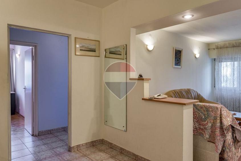 Apartament cu 3 camere semidecomandat, mobilat în Vatra Luminoasă
