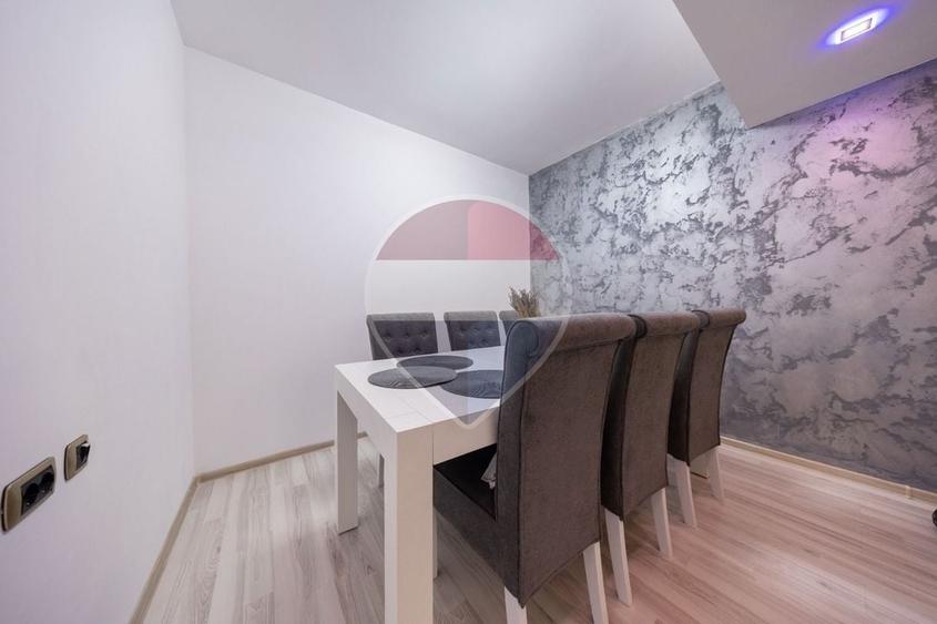 Apartament cu 2 camere decomandat în Tractorul