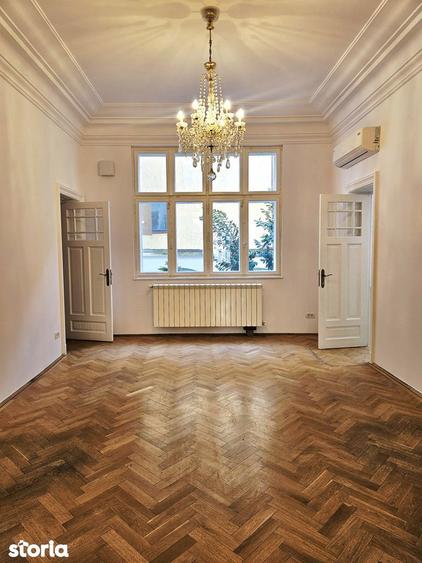 Casă cu 6 camere cu Teren 250 Mp în Unirii