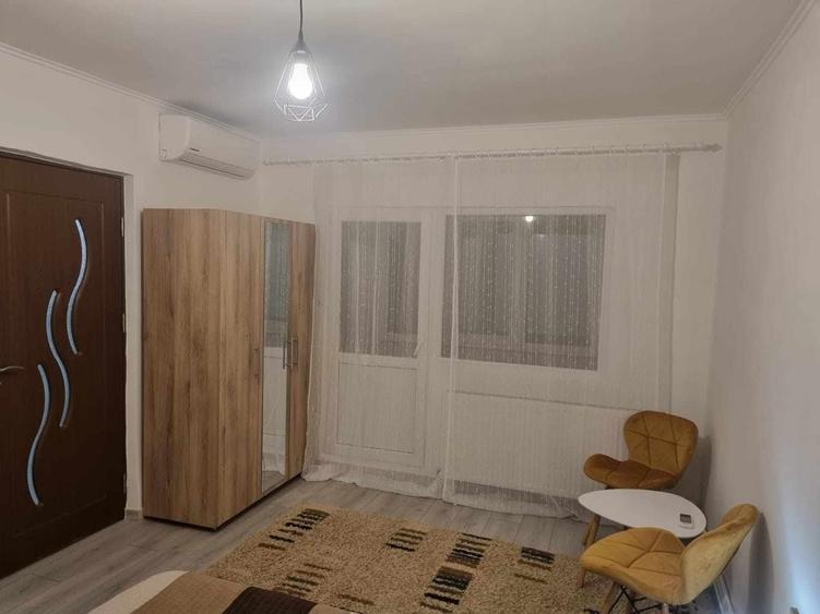 Garsonieră decomandată în Central