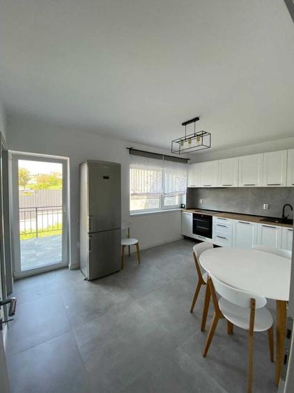 Duplex cu 4 camere cu Canalizare în Iris