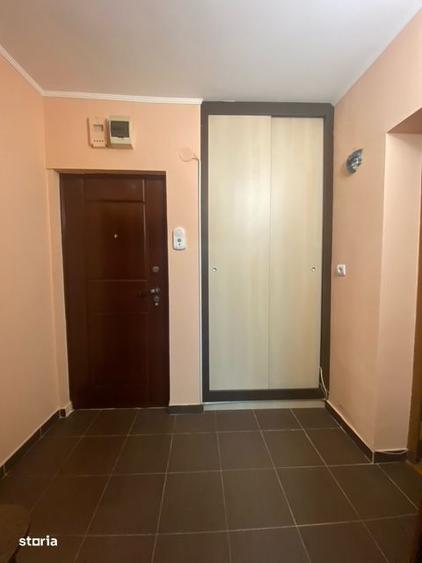 Apartament cu 2 camere semidecomandat, mobilat în Craiovei