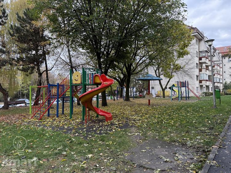 Apartament cu 3 camere decomandat, mobilat în Zorilor