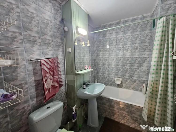 Apartament cu 4 camere decomandat în Central