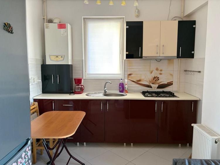 Apartament cu 2 camere decomandat în Berceni