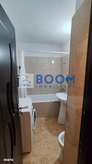 Apartament cu 3 camere semidecomandat în Ostroveni