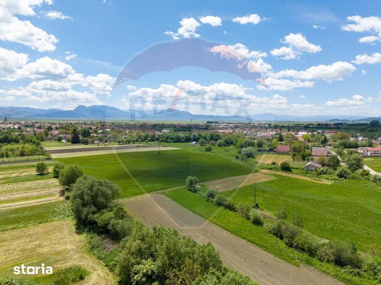 Teren de 25100 mp, în Prejmer