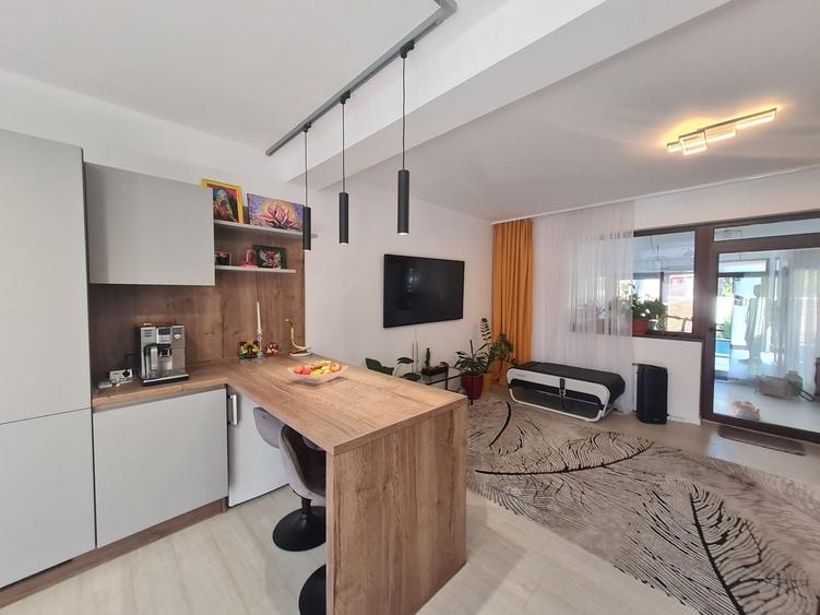 Duplex cu 3 camere cu Piscina în Chișoda