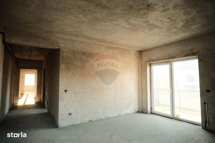 De vanzare bloc la gri format din 9 apartamente Radauti - 10