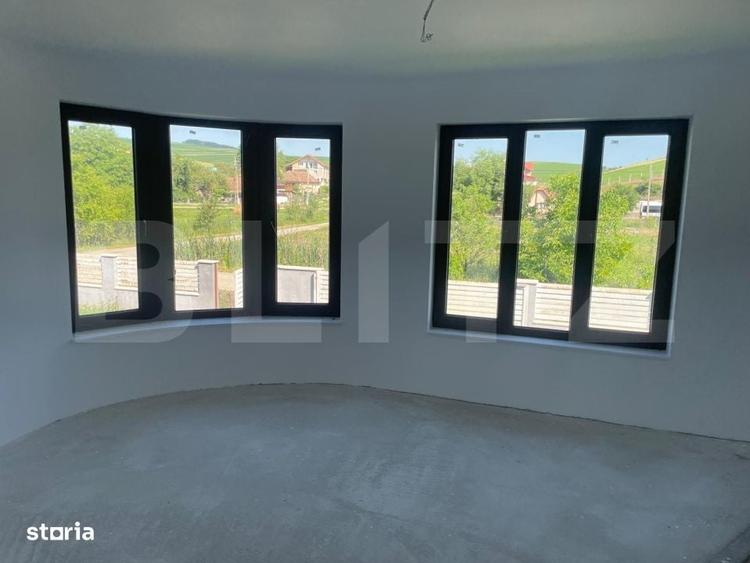 Casă cu 4 camere cu Teren 3000 Mp în Mihai Viteazu