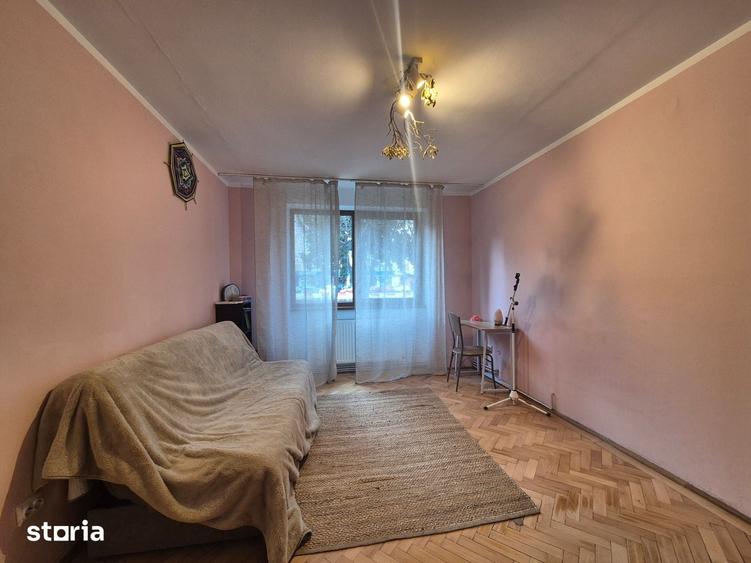 Apartament cu 2 camere semidecomandat în Calea București