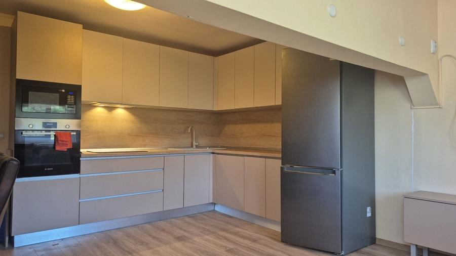 Apartament cu 3 camere decomandat în Ștrand