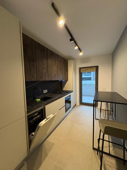 Apartament cu 2 camere semidecomandat, mobilat în Barbu Văcărescu