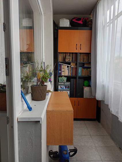 Apartament cu 3 camere semidecomandat în Valea Rosie