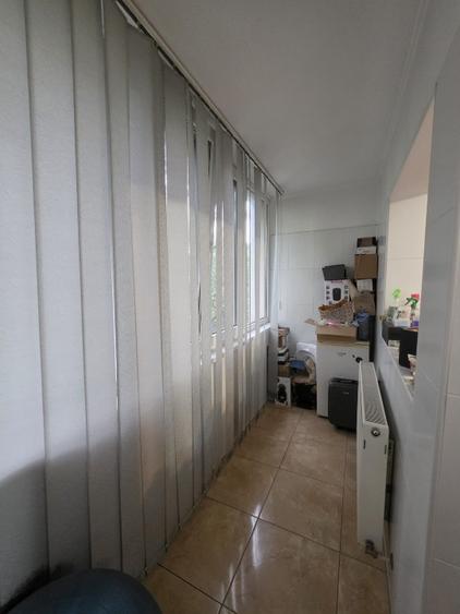 Apartament cu 3 camere decomandat în Titan