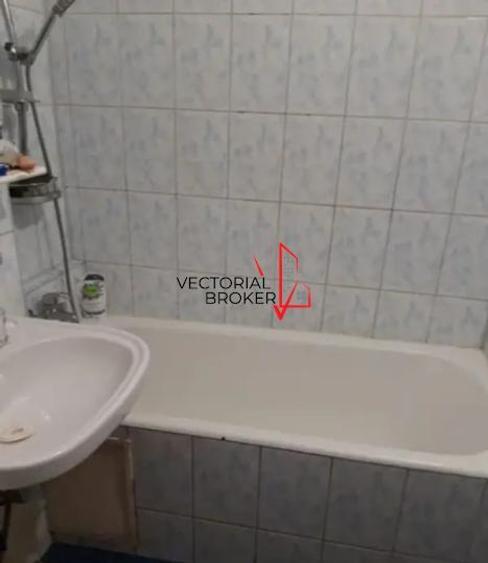 Apartament cu 3 camere decomandat în Dristor