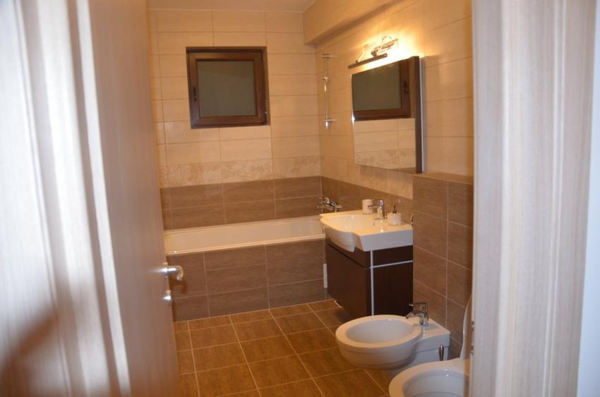 Apartament cu 3 camere decomandat, mobilat în Grădina Icoanei