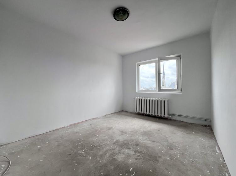 Apartament cu 3 camere decomandat în Timocului-Șaguna