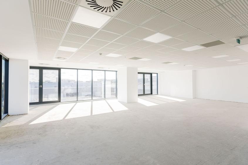 Birou, de 2,076 mp, în Complex Studențesc