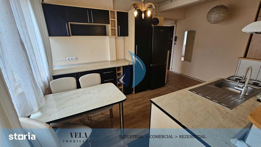 Apartament cu 3 camere decomandat în Cornișa