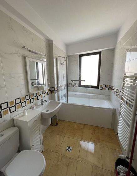 Apartament cu 2 camere semidecomandat, mobilat în Dacia