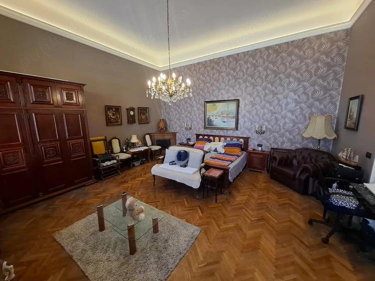 Apartament cu 3 camere semidecomandat în Central