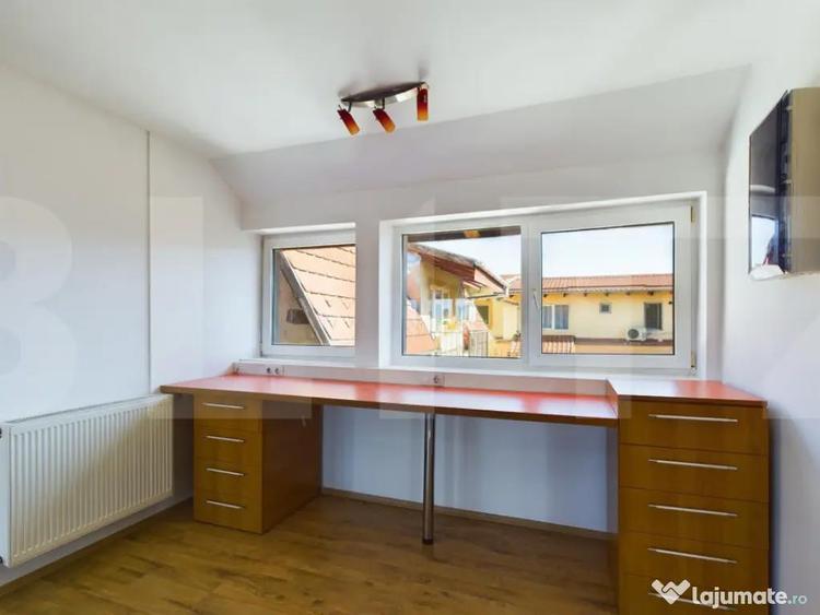 Apartament cu 4 camere semidecomandat, mobilat în Girocului