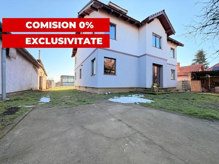 Casă individuală cu 11 camere cu Canalizare în Gătaia