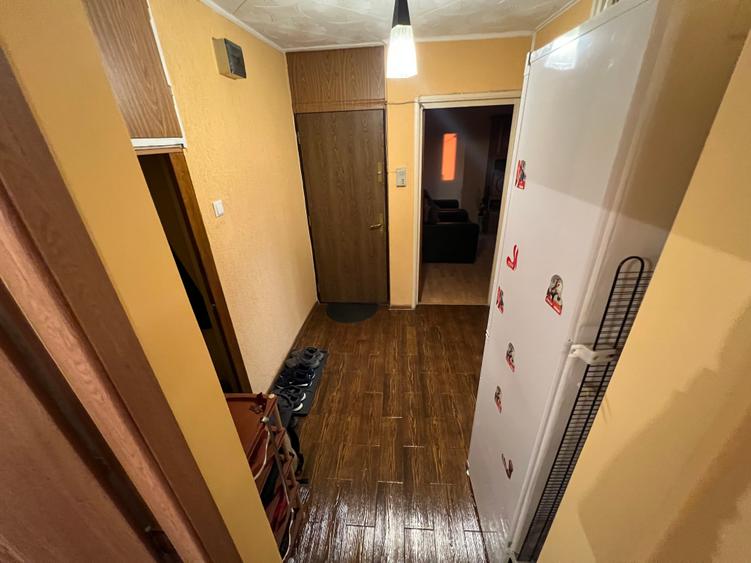 Apartament cu 3 camere decomandat în Militari