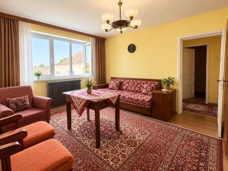Apartament cu 3 camere semidecomandat în Bălcescu