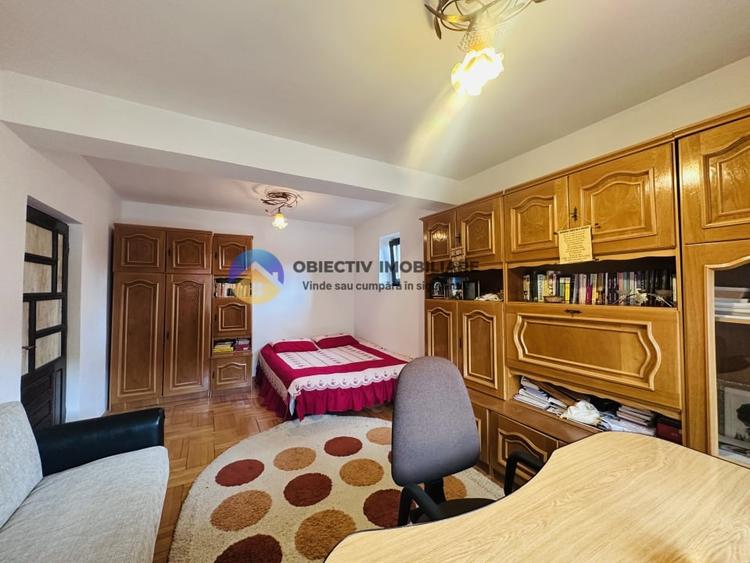 Casă individuală cu 6 camere cu Teren 1584 Mp în Nord-Est