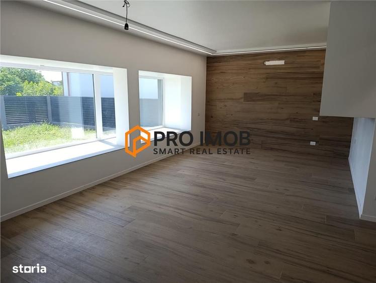 Casă cu 4 camere decomandat în Mărăcineni