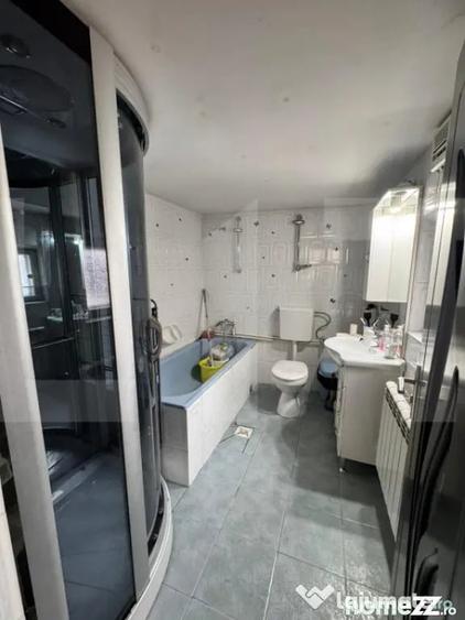 Casă cu 3 camere cu Teren 451 Mp în Central