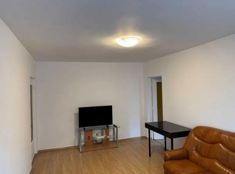 Apartament cu 2 camere semidecomandat, mobilat în Panduri
