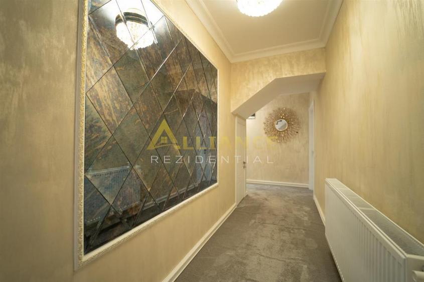 Casă cu 7 camere cu Teren 330 Mp în Metalurgiei