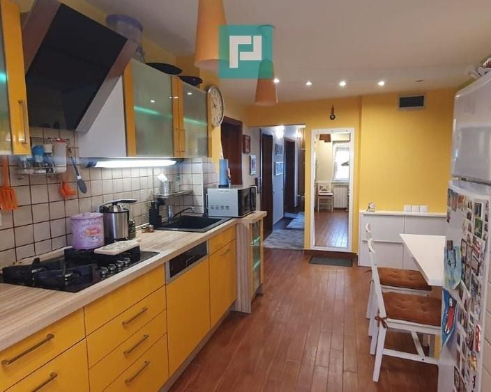 Apartament cu 3 camere decomandat, mobilat în P-ța Doina