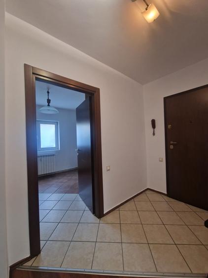 Apartament cu 3 camere decomandat în Nerva Traian