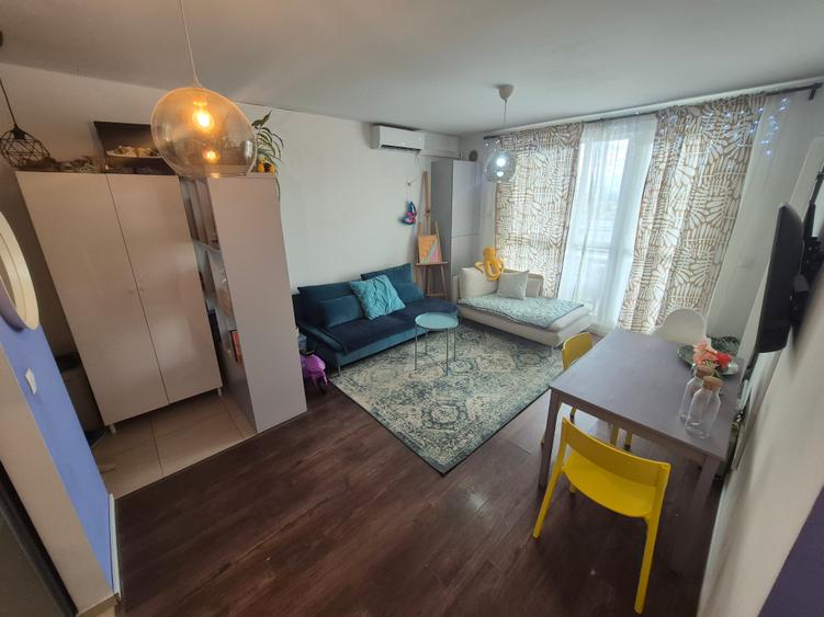 Apartament cu 3 camere decomandat în Lipovei