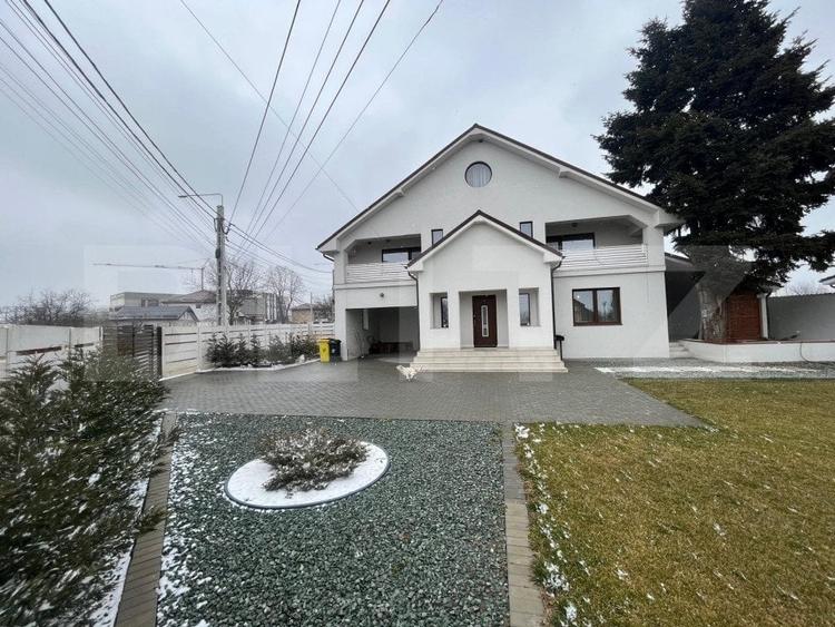 Casă individuală cu 5 camere cu Canalizare în Exterior Est
