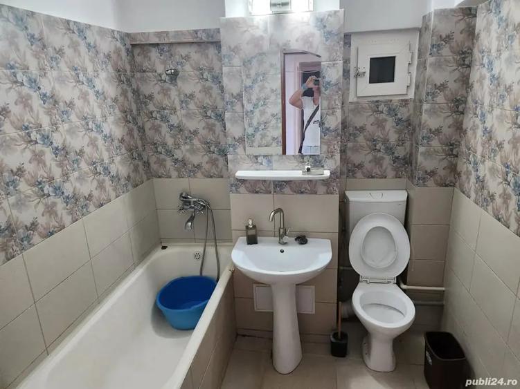 Apartament cu 4 camere decomandat în Central
