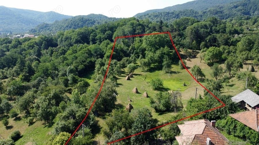 Teren de 6348 mp, în Corbeni