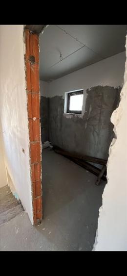 Casa la gri | Berceni | 16 Panouri | 4 Camere | Curte 320 mp | An 2018 - 12