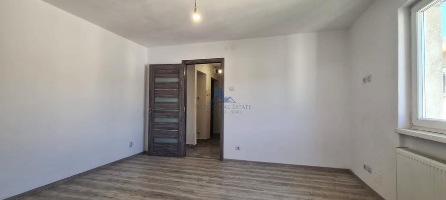 Apartament cu 2 camere semidecomandat în Târnăveni