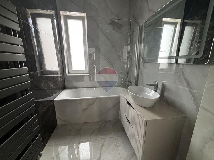 Casă individuală cu 3 camere cu Teren 385 Mp în Domnești