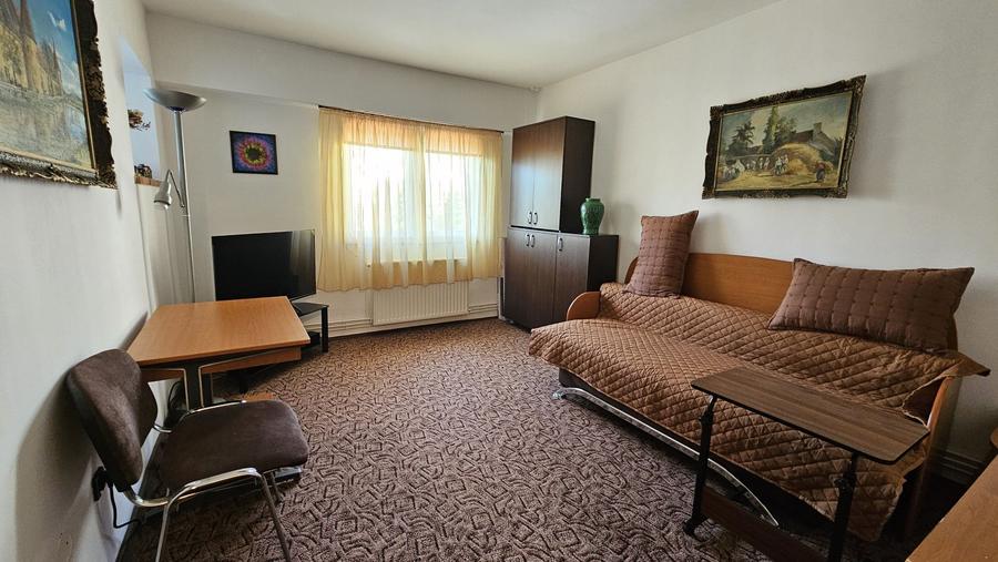 Spitalul Judetean-str Carpatilor apartament de inchiriat, mobilat,parcare - 1