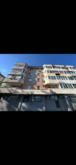 Apartament cu 2 camere decomandat în Far