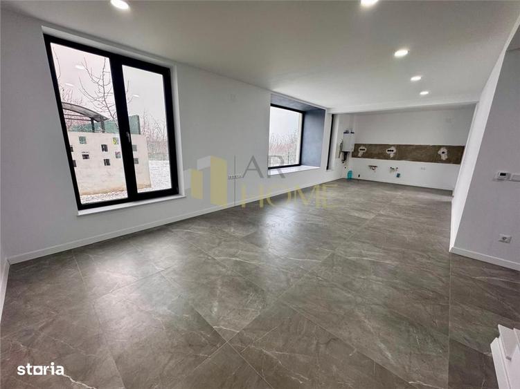 Casă cu 4 camere cu Teren 416 Mp în Păulești