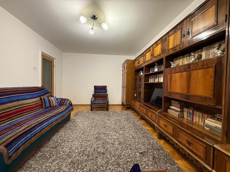 Apartament cu 3 camere decomandat, mobilat în Brâncoveanu