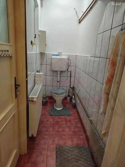 Casă cu 5 camere cu Canalizare în Central